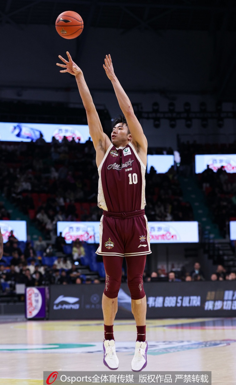 当选全明星MVP！邹雨宸13中11砍下全队最高23分 另有5板2助1断1帽